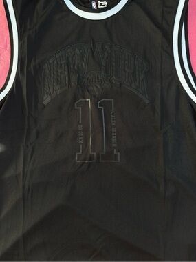 Black New York Knicks #11 Jersey - NBA Team Shirt